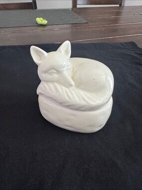 Creative Co-Op White Ceramic Sleeping Fox Covered Trinket Jewelry Box XC6349